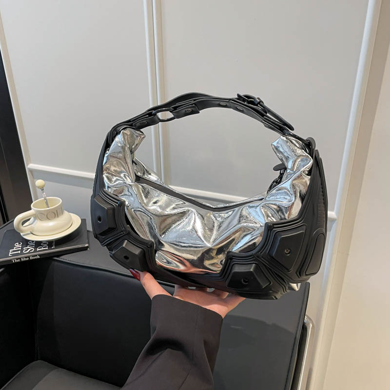 ダークトレンディな半月型ホットガールパンク脇下バッグソフトP - Women Bags 2026 Trends のレビューと価格