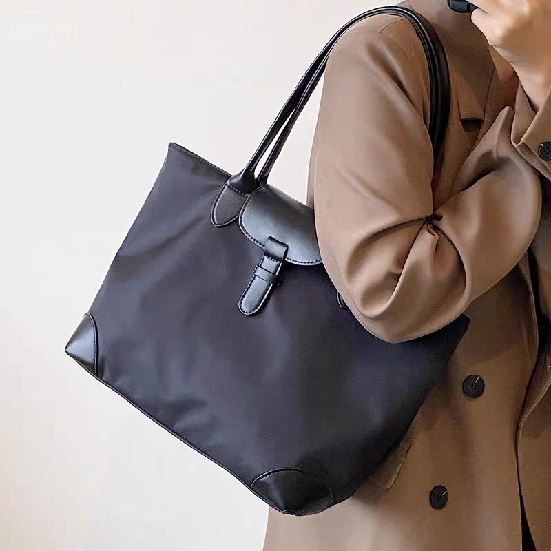女性用オックスフォードナイロン製トートバッグ 大容量 フロン - Women Bags Polene のレビューと価格